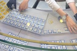 Sáng 2-6, giá vàng giảm thêm 800.00 đồng- 1 triệu đồng/lượng