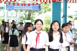 Đề Toán dễ thở, thí sinh phấn khởi hoàn thành kỳ thi tuyển sinh lớp 10