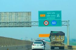 Đẩy nhanh tiến độ mở rộng 18 dự án thành phần tuyến đường bộ cao tốc Bắc - Nam