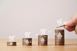 Các sàn TMĐT đồng loạt tăng phí, thời kỳ săn hàng giá rẻ đang dần khép lại?