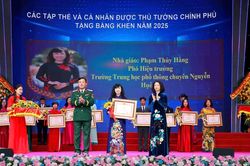 Nữ nhà giáo đổi mới từng giờ lên lớp