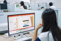 Kỷ nguyên AI: Trường đại học đào tạo gì để sinh viên CNTT không bị thay thế?