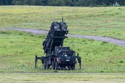 Lá chắn Patriot ở sát biên giới Ukraine được kéo dài nhiệm vụ, NATO siết chặt phòng thủ
