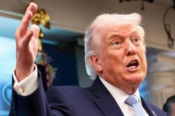 Tổng thống Mỹ Trump đưa ra tuyên bố trái ngược hoàn toàn với Iran