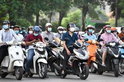 Hà Nội: Mức hỗ trợ 5 triệu đồng chuyển đổi xe xăng sang xe điện còn thấp