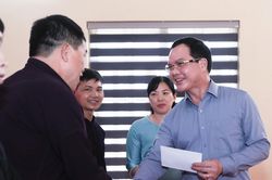 Bộ trưởng Nguyễn Đ&igrave;nh Khang thăm đồng b&agrave;o d&acirc;n tộc thiểu số tỉnh Lạng Sơn