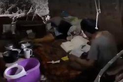 Người đàn ông bí ẩn sống trong hang động nhiều năm, ngày ngày chăm chú làm một việc