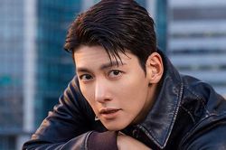 Nam tài tử hàng đầu xứ Hàn Ji Chang Wook bị điều tra