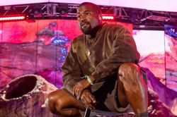 Kanye West tuyên bố phá kỷ lục với concert 118.000 khán giả giữa làn sóng tẩy chay tại châu Âu