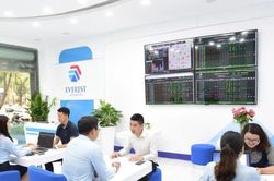 VN-Index trượt dài trong tâm lý bi quan, dòng tiền bắt đáy vẫn dè dặt