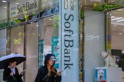 SoftBank vượt Toyota trở thành công ty vốn hóa lớn nhất Nhật Bản