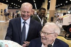 Berkshire Hathaway có thương vụ lớn đầu tiên dưới thời CEO mới