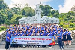 Về nguồn để hiểu lịch sử