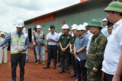 Bí thư Tỉnh ủy Gia Lai kiểm tra tiến độ thi công trường phổ thông nội trú liên cấp ở xã biên giới