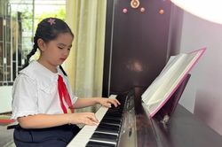 Cô trò nhỏ xuất sắc toàn diện