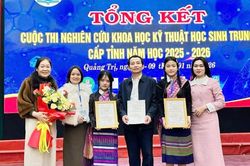 Bạn đồng hành của học sinh vùng cao
