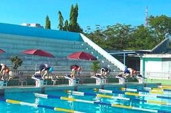450 vận động viên tranh tài tại Giải Bơi truyền thống học sinh phổ thông