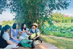Để du lịch Cố đô không là phông nền trước cơn lốc 'check-in'