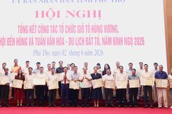 Bí thư Tỉnh ủy trao Thư khen, UBND tỉnh Phú Thọ tặng Bằng khen cho Tạp chí điện tử Văn hóa và Phát triển