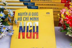 Ra mắt sách ảnh 'Nguyễn Ái Quốc - Hồ Chí Minh với nước Nga'
