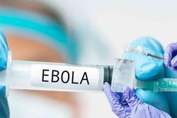 Bác sĩ chỉ '2 phút vàng' ngăn chặn nguy cơ lây nhiễm Ebola