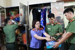 Lợi dụng nhiệm vụ, chiếm đoạt hàng tỷ đồng tiền công đức Đền Kỳ Cùng