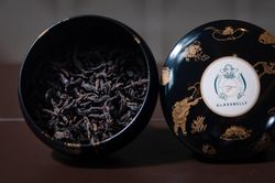 Chỉ là những lá trà khô nhỏ bé nhưng trị giá gần 5 tỷ đồng/kg, được giới nhà giàu săn lùng ráo riết: Muốn mua không chỉ cần tiền mà còn phải có 'quan hệ'