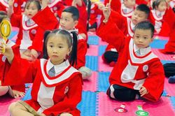 Dở khóc dở cười trẻ lên lớp 1 phải quay lại lớp mẫu giáo lớn