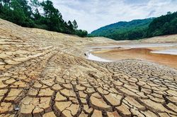 Nguy cơ xuất hiện El Nino từ tháng 6, gây nắng kỷ lục, bão dị thường