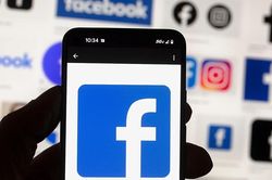 Vì sao Meta ra bản thu phí khi Facebook vẫn kiếm chục tỷ USD từ quảng cáo?