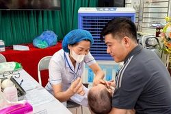 Phường Việt Hưng phấn đấu 99,8% trẻ trong độ tuổi được uống Vitamin A đợt 1