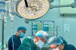 U gan từ 2cm 'phình' lên 20cm vì tự điều trị bằng thuốc nam