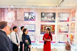 Gần 200 hiện vật, hình ảnh được trưng bày tại triển lãm 'Những tấm gương bình dị mà cao quý' năm 2026
