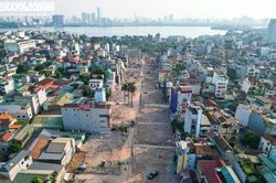 Phá dỡ loạt công trình tại phường Hồng Hà phục vụ thi công cầu Tứ Liên