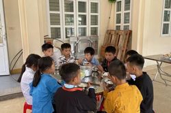 Nhiều mô hình dinh dưỡng học đường được triển khai để cải thiện thể trạng trẻ em Việt Nam