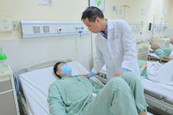 Ghép thận tự thân cứu quả thận dập nát của nam thanh niên bị đa chấn thương sau tai nạn giao thông