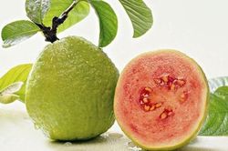 5 loại quả màu đỏ chống lão hóa và sản sinh collagen