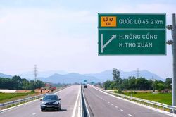 Ho&agrave;n th&agrave;nh mở rộng cao tốc Bắc- Nam l&ecirc;n 6 l&agrave;n xe v&agrave;o năm 2030, d&ugrave;ng vốn ng&acirc;n s&aacute;ch?