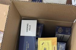 Ph&aacute;t hiện cơ sở kinh doanh 8.280 bao thuốc l&aacute; điếu nhập lậu