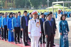 Đại hội XIV C&ocirc;ng đo&agrave;n Việt Nam ng&agrave;y l&agrave;m việc đầu ti&ecirc;n
