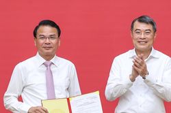 Thủ tướng L&ecirc; Minh Hưng chủ tr&igrave; hội nghị Ban Chấp h&agrave;nh Đảng bộ Ch&iacute;nh phủ