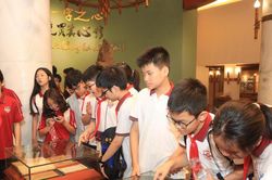 Để người trẻ thấm nhuần lịch sử một c&aacute;ch tự nhi&ecirc;n