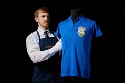 Áo đấu World Cup 1958 của Pelé 'chờ' kỷ lục 6 triệu USD
