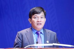 Tiếp tục x&acirc;y dựng tổ chức C&ocirc;ng đo&agrave;n lớn mạnh về tư tưởng, ch&iacute;nh trị, tổ chức