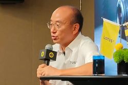 CEO Lotus cho rằng mọi xe thể thao trên 1,8 tấn là 'tầm thường'
