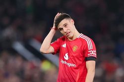 Chốt Ederson, MU lập tức tiễn ba 'người thừa'