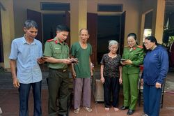 Gõ cửa từng nhà đưa an sinh lên nền tảng số