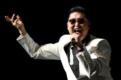 Chủ nhân bản hit 'Gangnam Style' vướng lùm xùm pháp lý