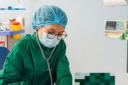 B&eacute; trai 7 tuổi hai lần chiến thắng u lympho Burkitt nhờ ca gh&eacute;p tế b&agrave;o gốc đồng lo&agrave;i đầu ti&ecirc;n