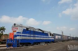 Chuyến t&agrave;u li&ecirc;n vận quốc tế đầu ti&ecirc;n từ Thanh Hải (Trung Quốc) đến Đồng Nai